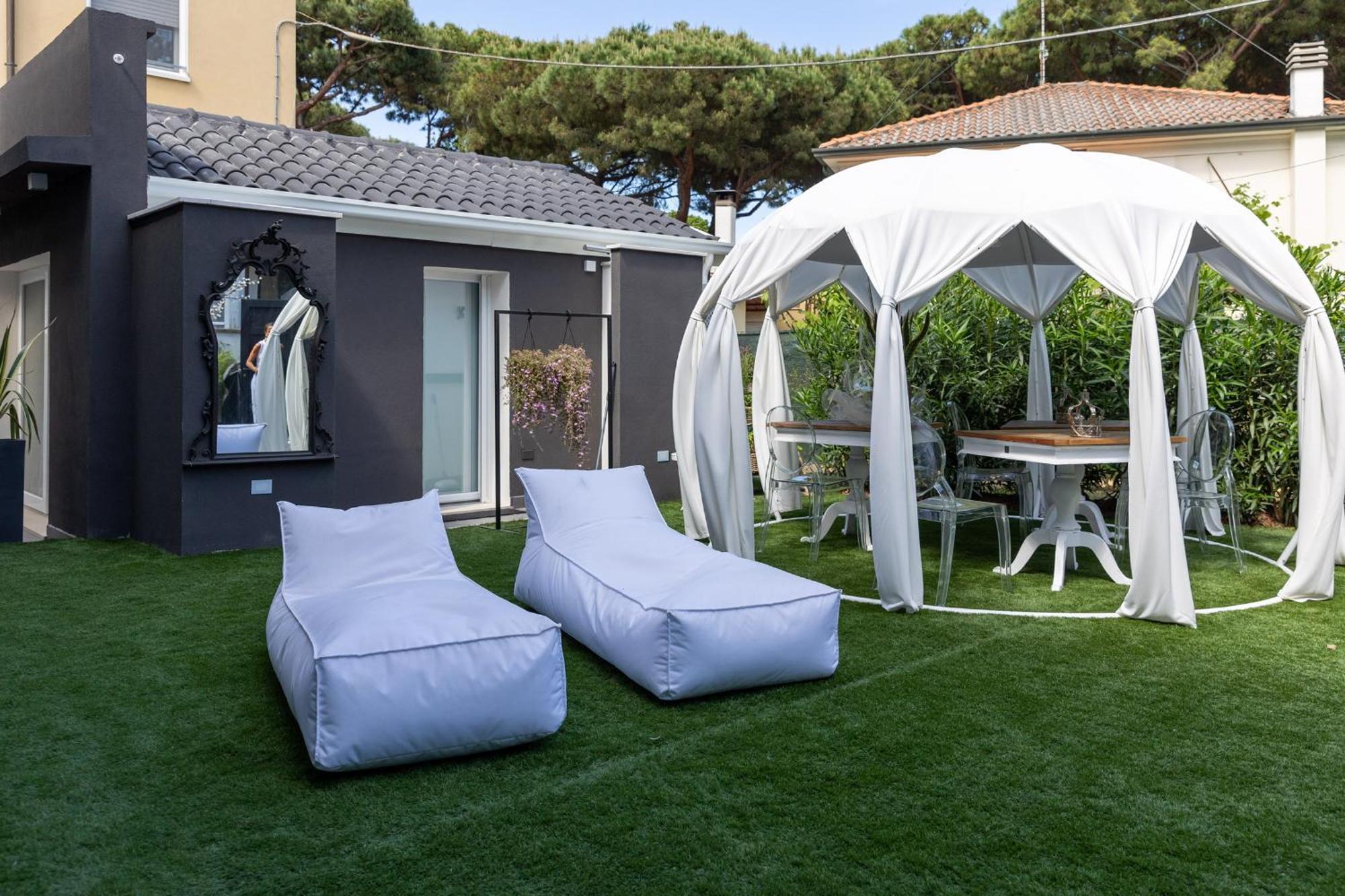 Villa Monti Suites&Aparts Cesena Bagian luar foto
