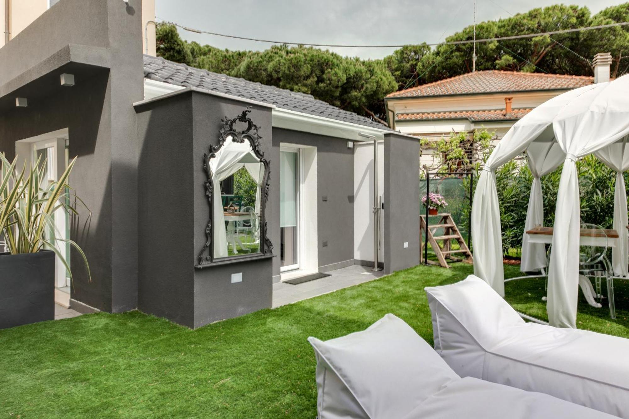 Villa Monti Suites&Aparts Cesena Bagian luar foto