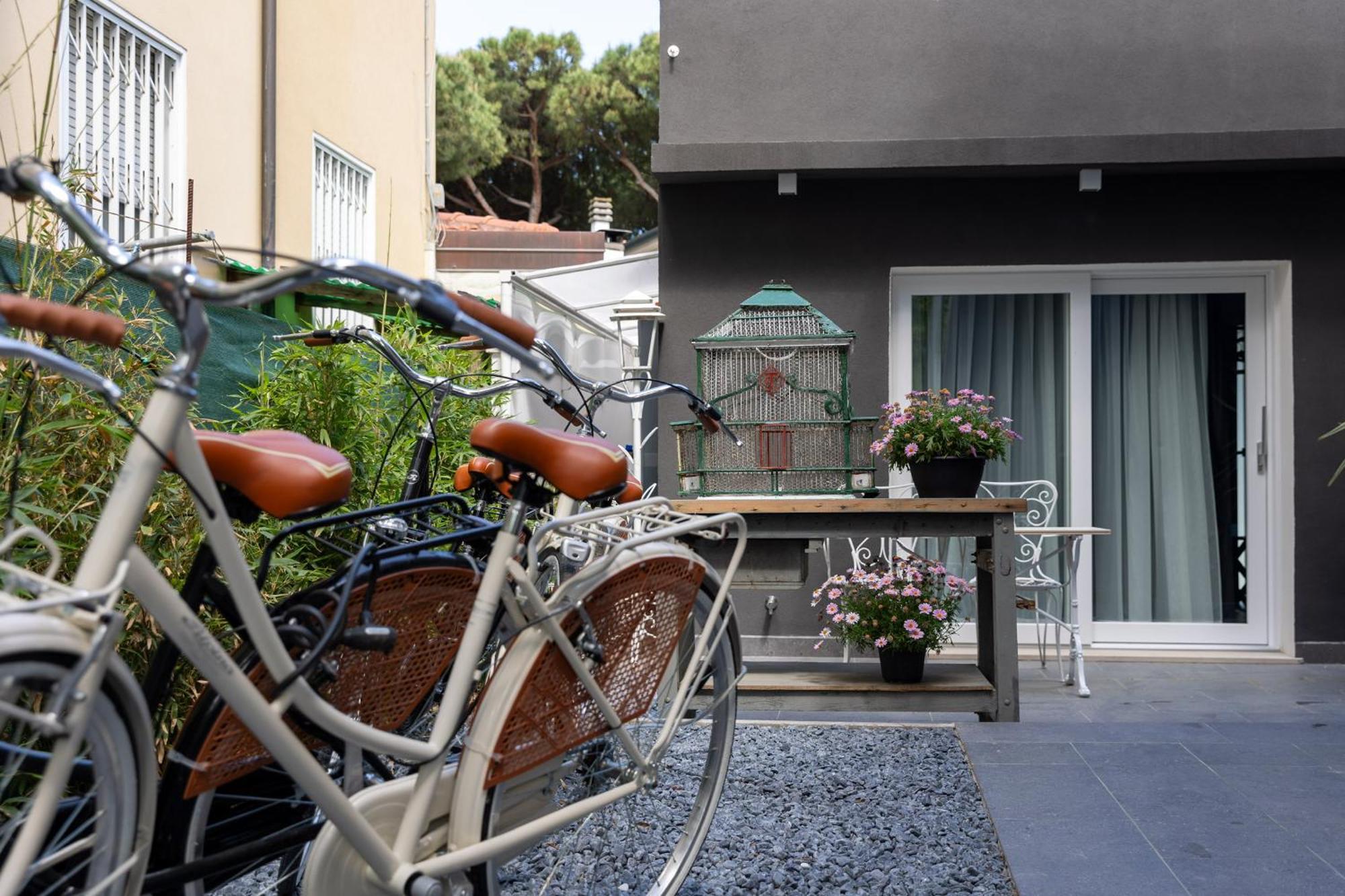 Villa Monti Suites&Aparts Cesena Bagian luar foto