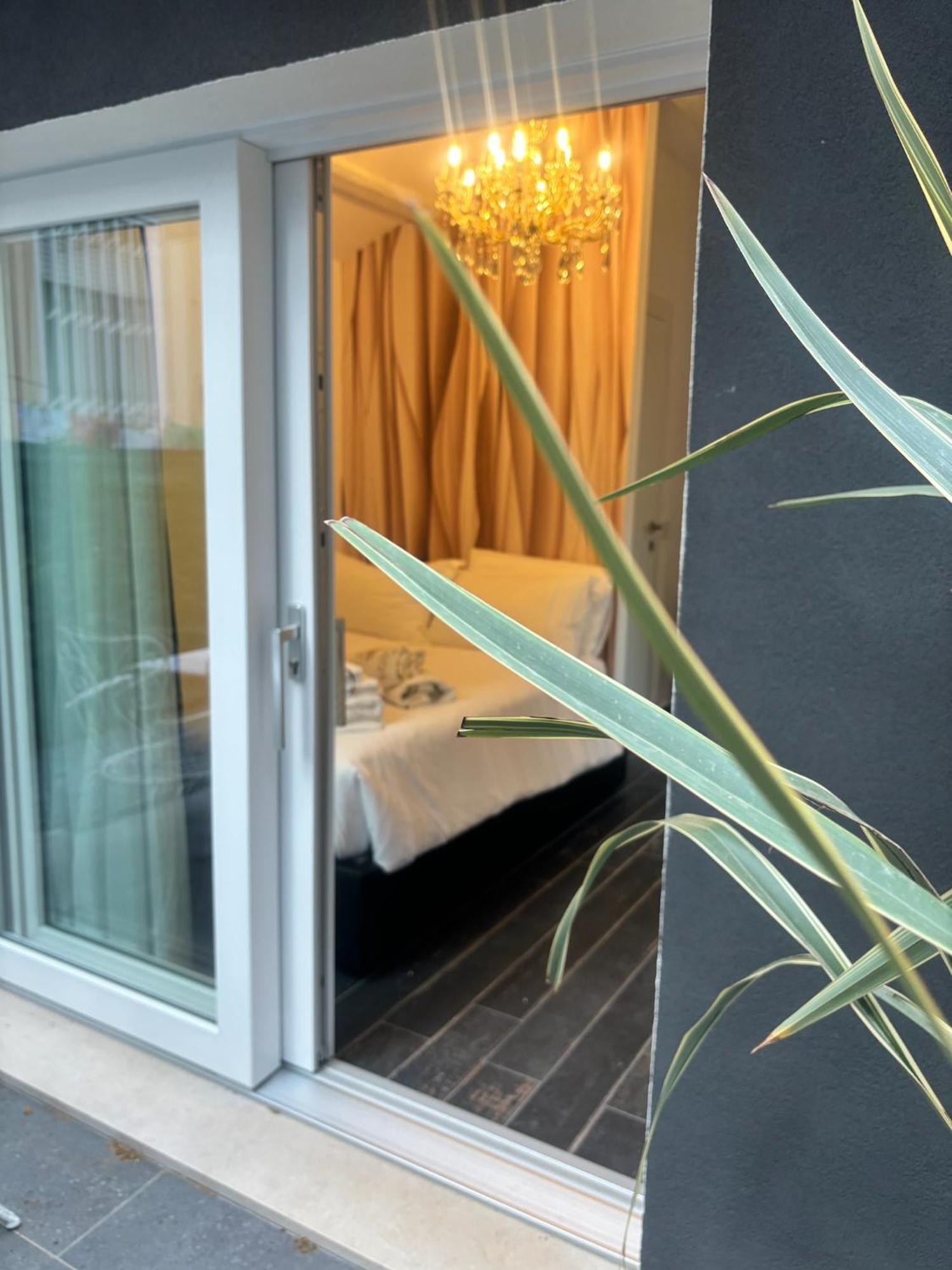 Villa Monti Suites&Aparts Cesena Bagian luar foto